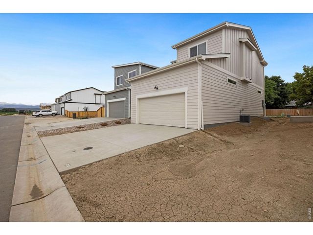 525 S 10th St, Berthoud, CO 80513