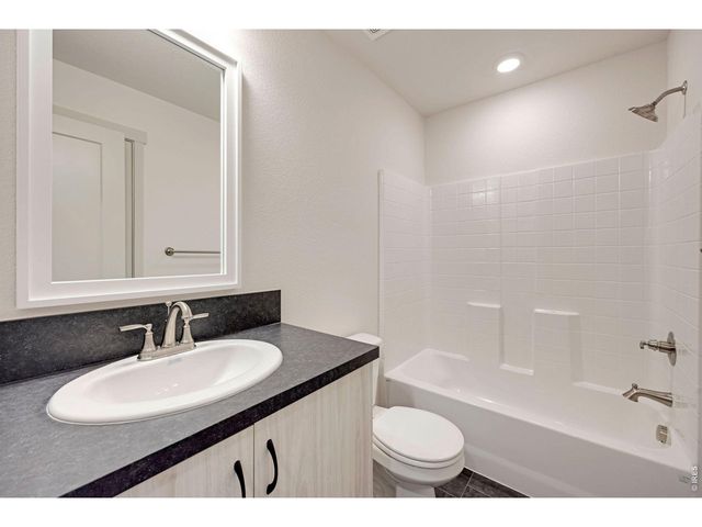 525 S 10th St, Berthoud, CO 80513
