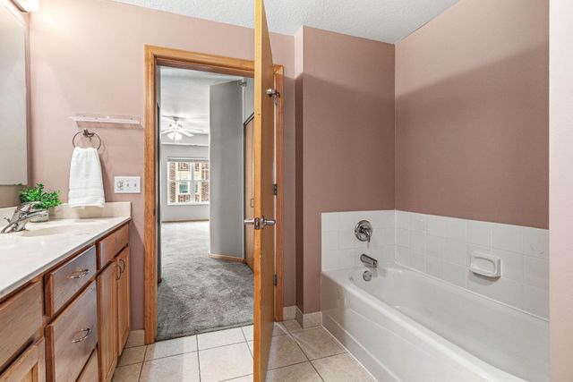 2405 39th Avenue NE 205, Saint Anthony, MN 55421