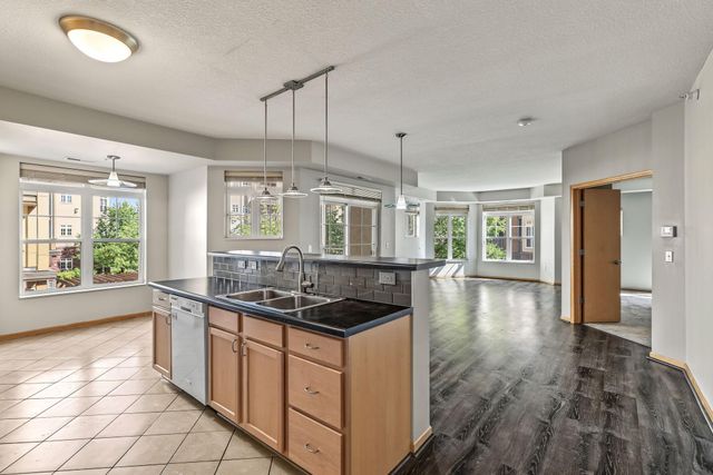 2405 39th Avenue NE 205, Saint Anthony, MN 55421