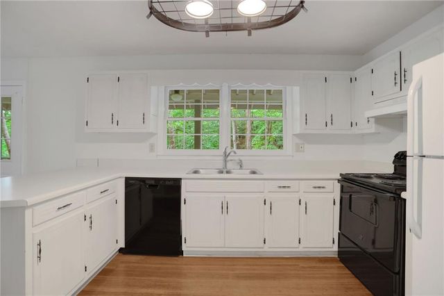 202 Crystal Hills Rd, Clarkesville, GA 30523