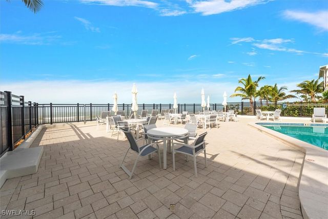 1065 Gulf Shore BLVD N 205, Naples, FL 34102