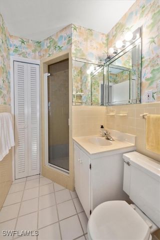 1065 Gulf Shore BLVD N 205, Naples, FL 34102