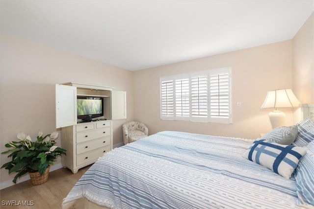 1065 Gulf Shore BLVD N 205, Naples, FL 34102