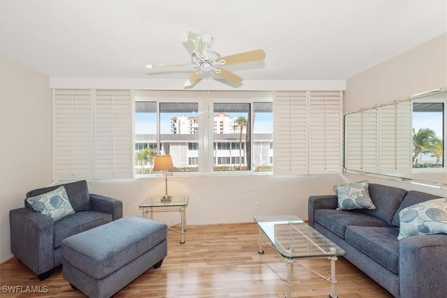 1065 Gulf Shore BLVD N 205, Naples, FL 34102