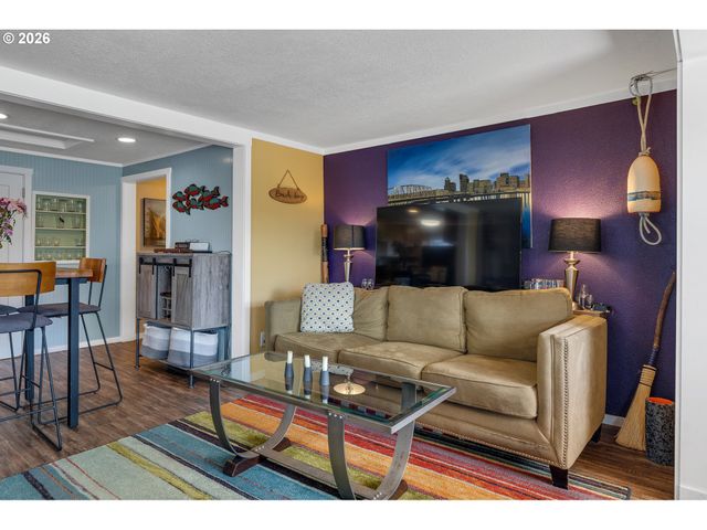 211 S 2ND Ave, Rockaway Beach, OR 97136