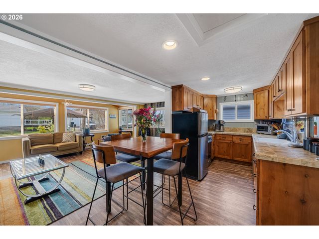 211 S 2ND Ave, Rockaway Beach, OR 97136
