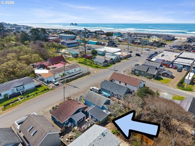 211 S 2ND Ave, Rockaway Beach, OR 97136
