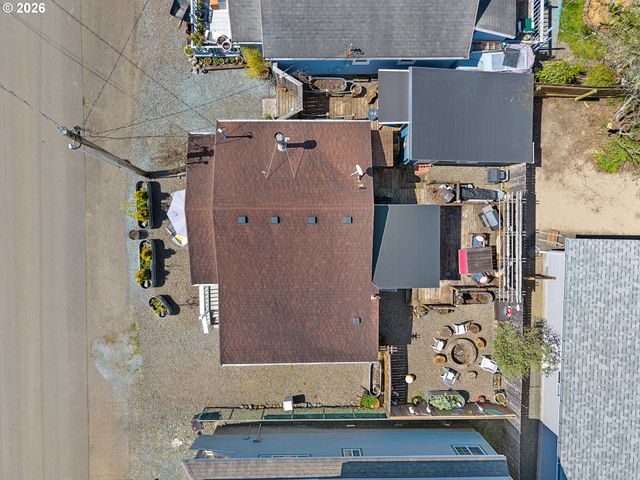 211 S 2ND Ave, Rockaway Beach, OR 97136