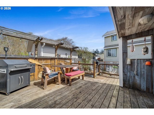 211 S 2ND Ave, Rockaway Beach, OR 97136
