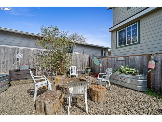 211 S 2ND Ave, Rockaway Beach, OR 97136