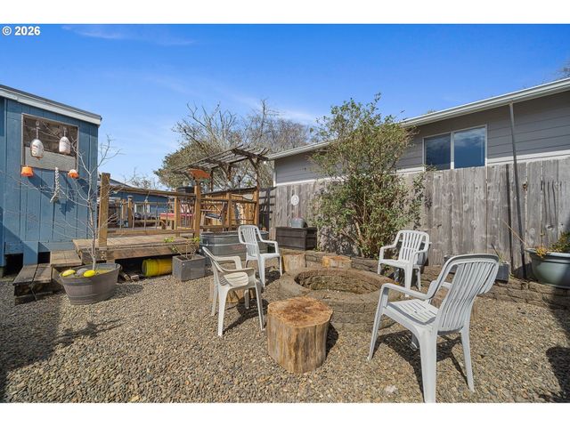 211 S 2ND Ave, Rockaway Beach, OR 97136