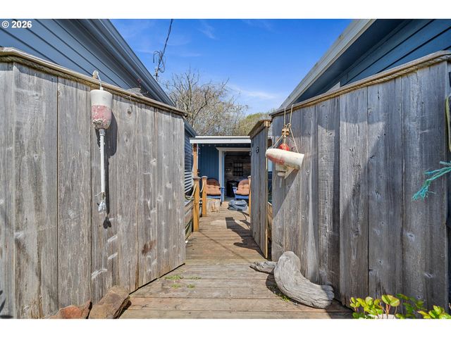 211 S 2ND Ave, Rockaway Beach, OR 97136