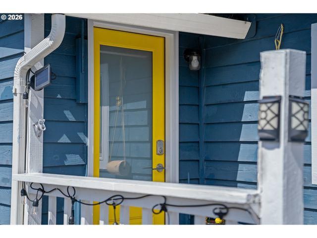 211 S 2ND Ave, Rockaway Beach, OR 97136