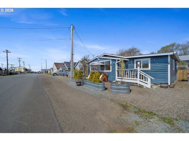 211 S 2ND Ave, Rockaway Beach, OR 97136