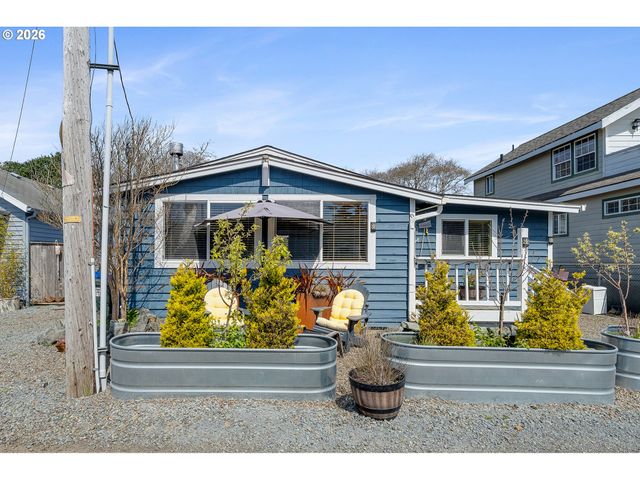 211 S 2ND Ave, Rockaway Beach, OR 97136