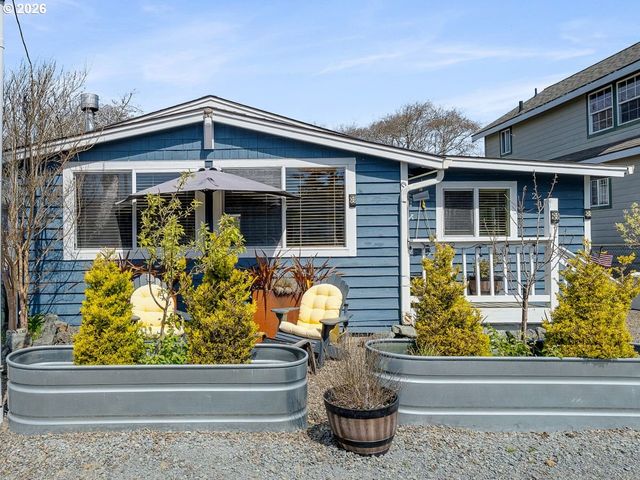 211 S 2ND Ave, Rockaway Beach, OR 97136