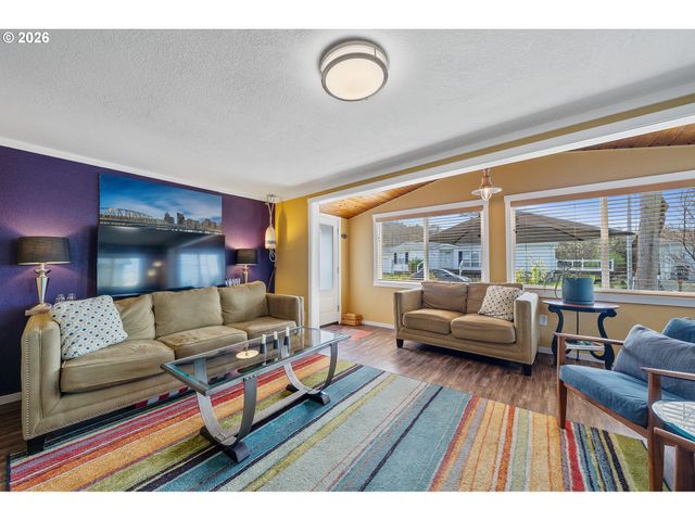 211 S 2ND Ave, Rockaway Beach, OR 97136