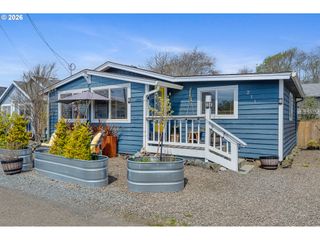 211 S 2ND Ave, Rockaway Beach, OR 97136