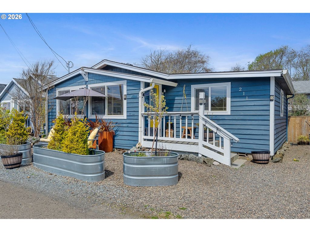 211 S 2ND Ave, Rockaway Beach, OR 97136