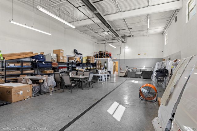 32639 Industrial Road, Garden City, MI 48135