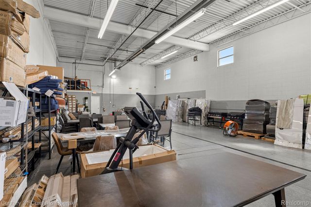 32639 Industrial Road, Garden City, MI 48135