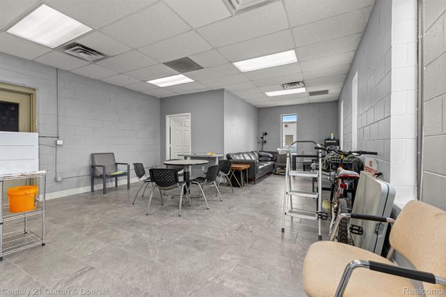 32639 Industrial Road, Garden City, MI 48135