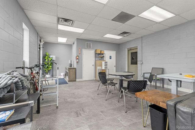 32639 Industrial Road, Garden City, MI 48135