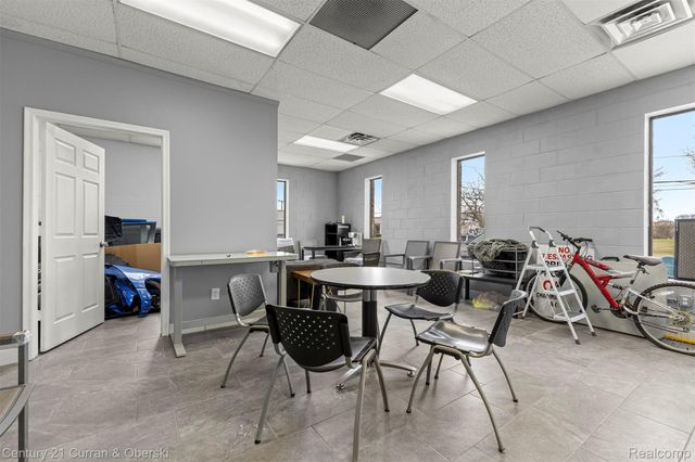 32639 Industrial Road, Garden City, MI 48135