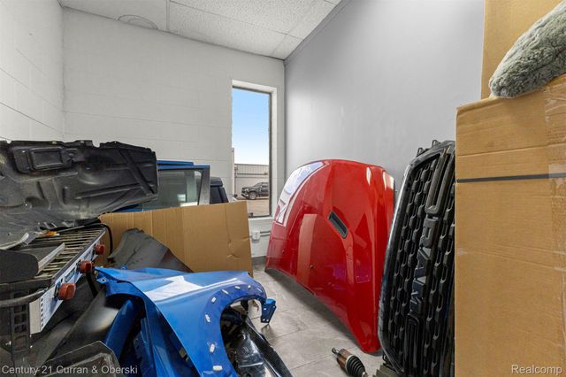32639 Industrial Road, Garden City, MI 48135