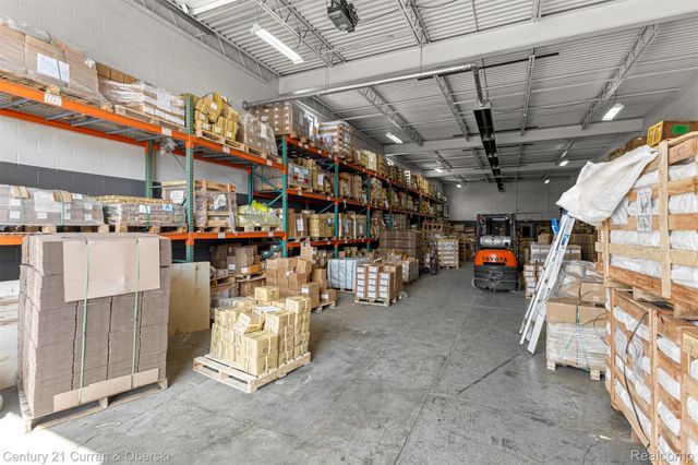 32639 Industrial Road, Garden City, MI 48135