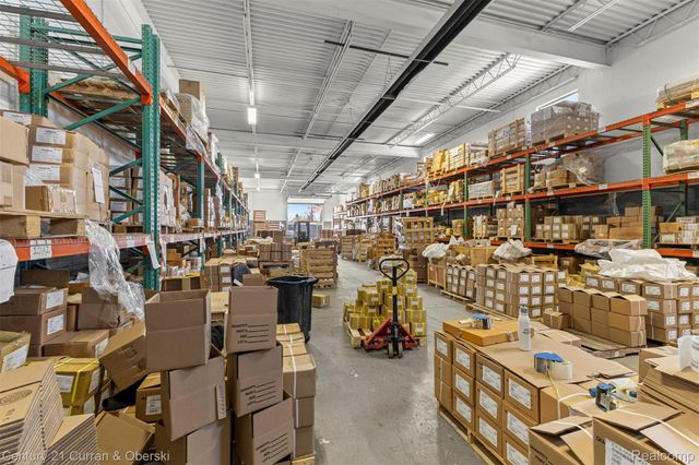 32639 Industrial Road, Garden City, MI 48135