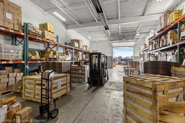 32639 Industrial Road, Garden City, MI 48135