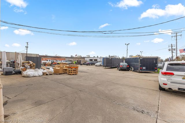 32639 Industrial Road, Garden City, MI 48135