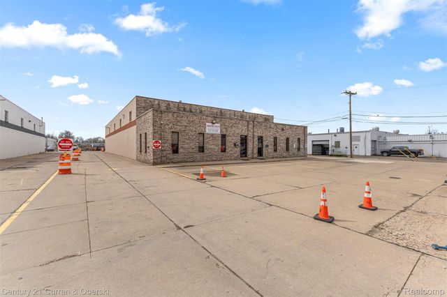 32639 Industrial Road, Garden City, MI 48135
