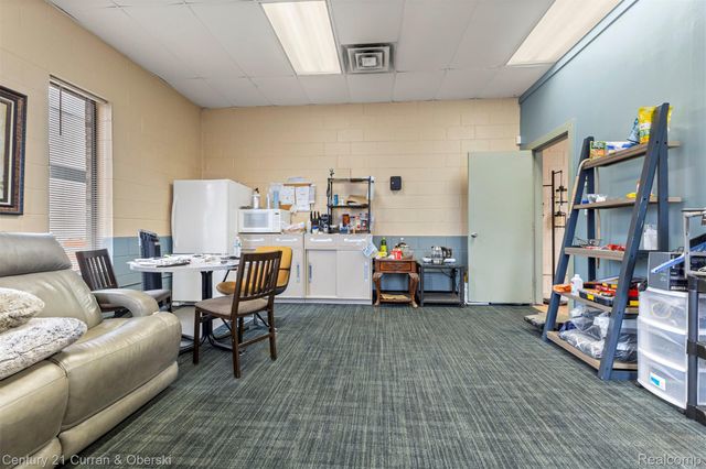 32639 Industrial Road, Garden City, MI 48135