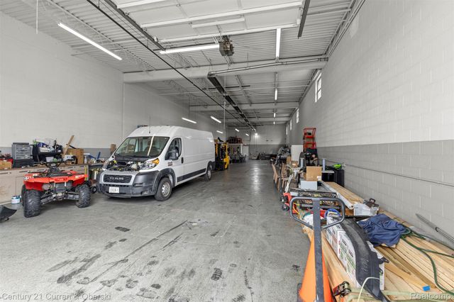 32639 Industrial Road, Garden City, MI 48135