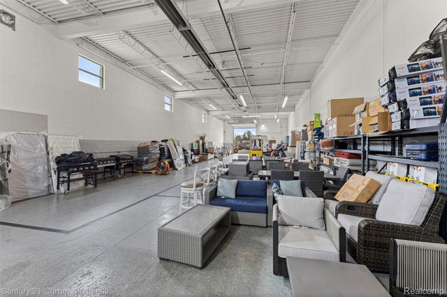32639 Industrial Road, Garden City, MI 48135