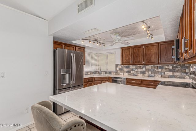 6243 W CHOLLA Street, Glendale, AZ 85304