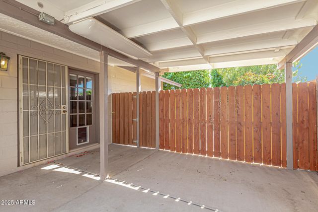 6243 W CHOLLA Street, Glendale, AZ 85304