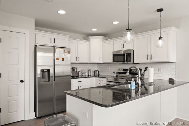 5527 Limestone Creek Drive, Charlestown, IN 47111