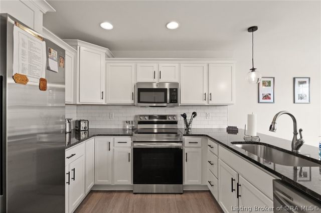 5527 Limestone Creek Drive, Charlestown, IN 47111