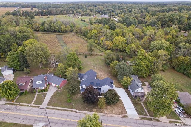 28251 Waltz Road, New Boston, MI 48164