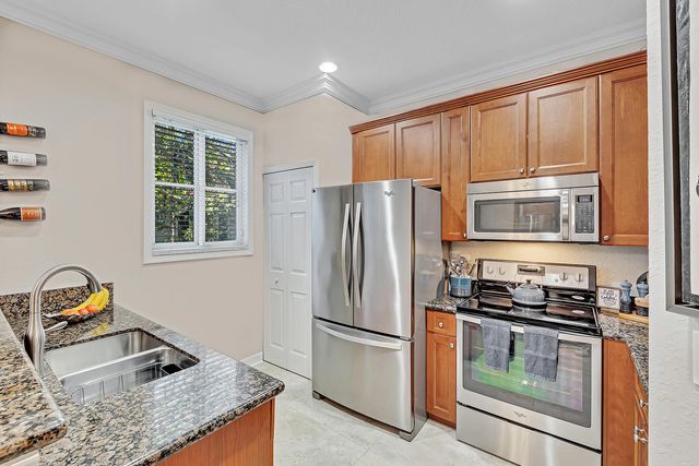 323 Bayfront Drive, Boynton Beach, FL 33435