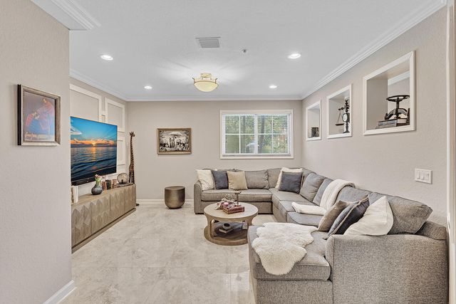 323 Bayfront Drive, Boynton Beach, FL 33435