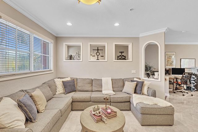 323 Bayfront Drive, Boynton Beach, FL 33435