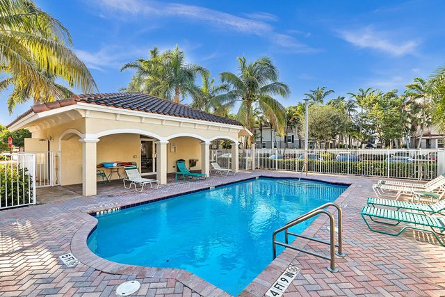 323 Bayfront Drive, Boynton Beach, FL 33435