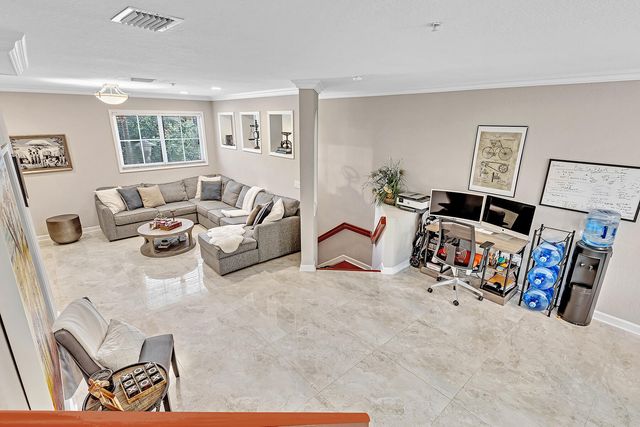 323 Bayfront Drive, Boynton Beach, FL 33435