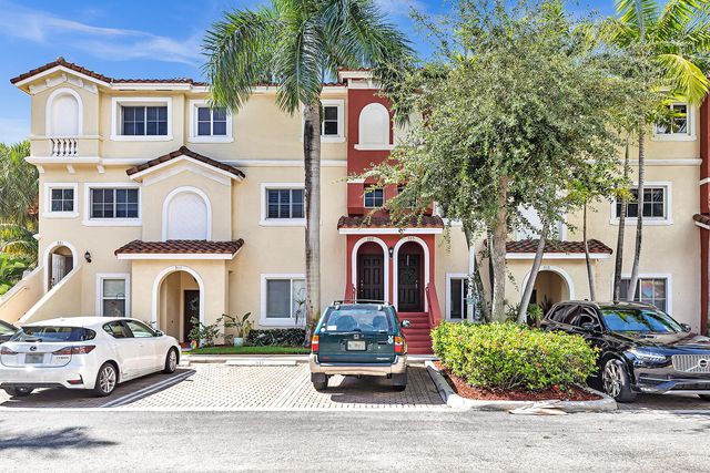 323 Bayfront Drive, Boynton Beach, FL 33435