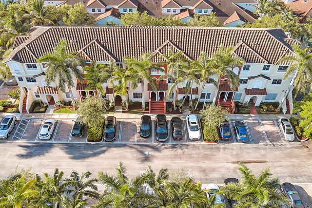 323 Bayfront Drive, Boynton Beach, FL 33435